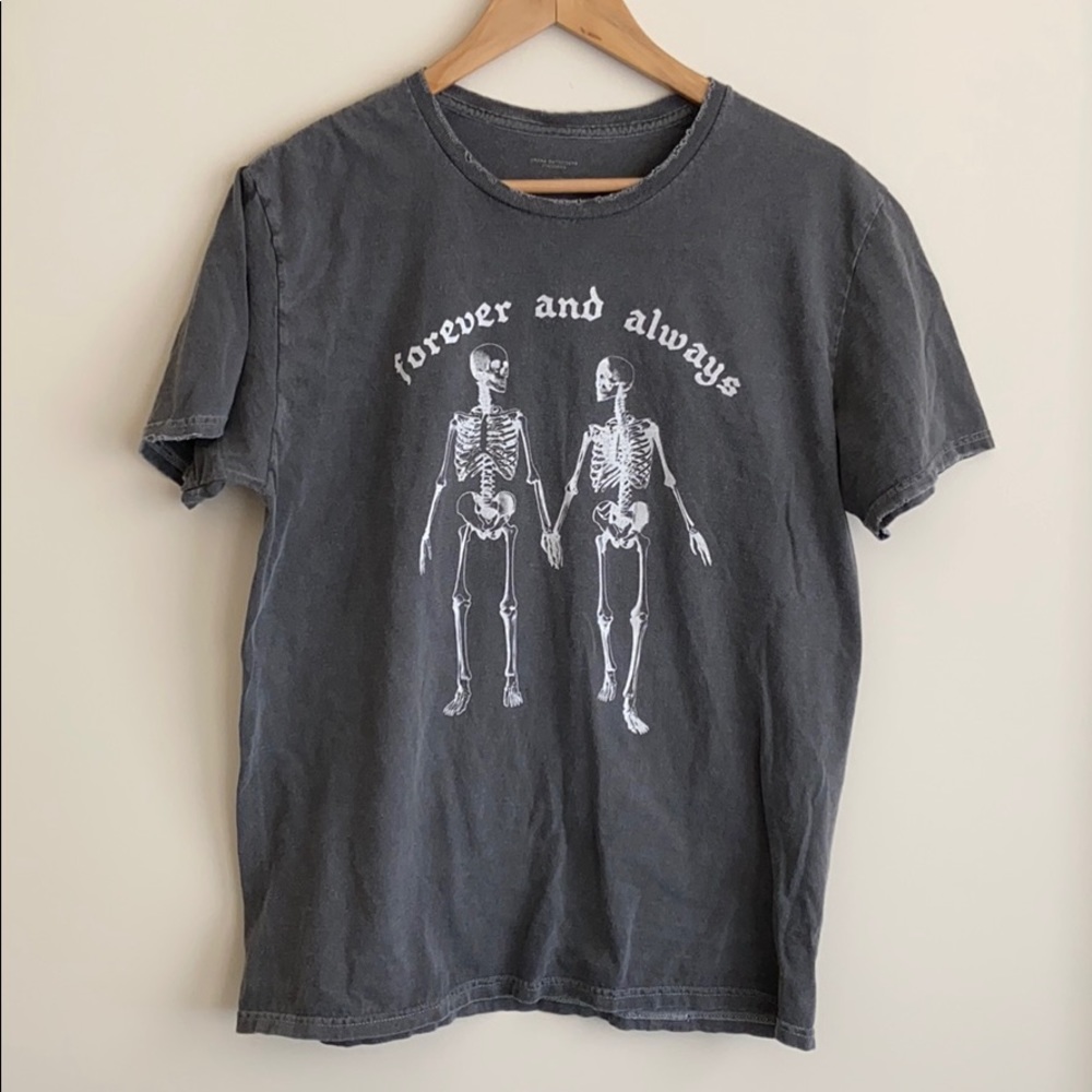 Vintage oversized skull UO t-shirt! DISCONTINUED
